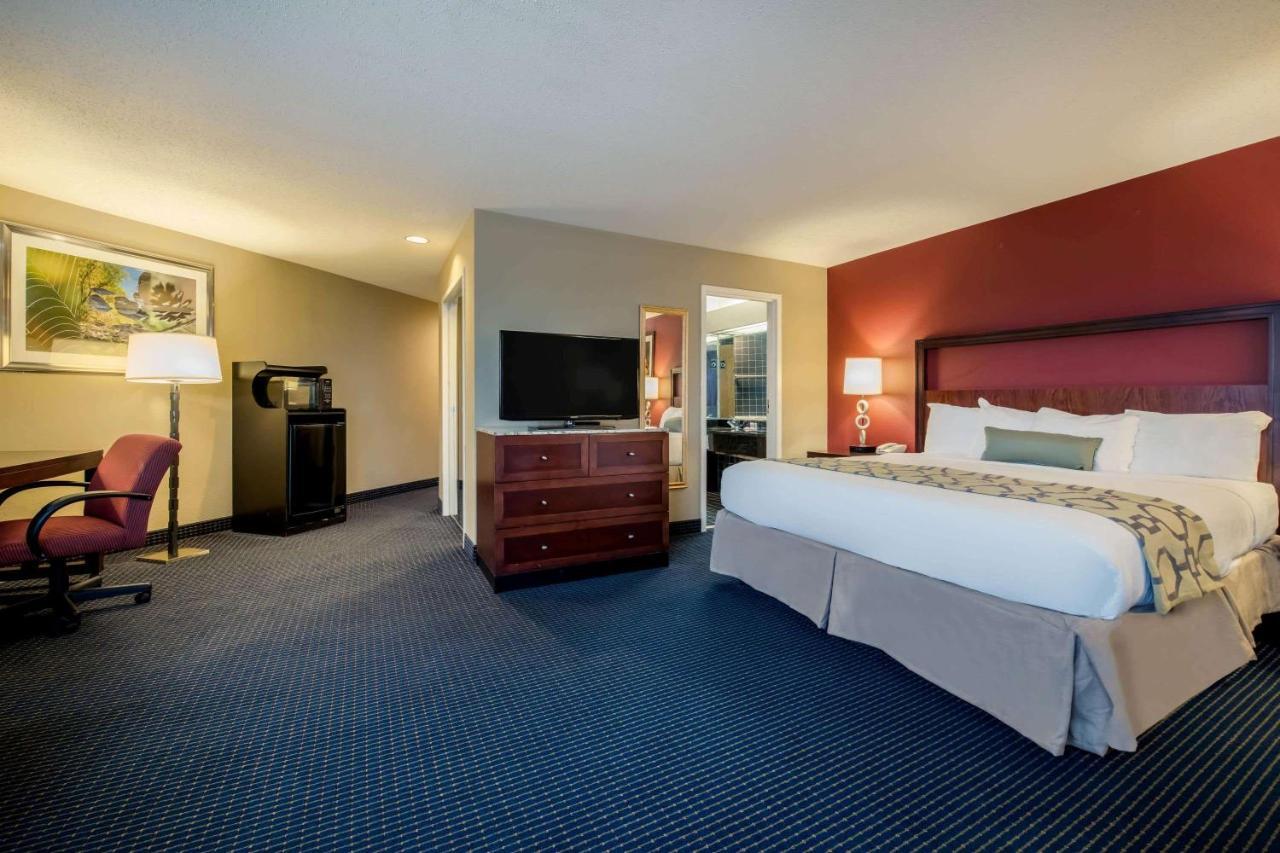 Baymont By Wyndham Hagerstown Hotel Exterior photo
